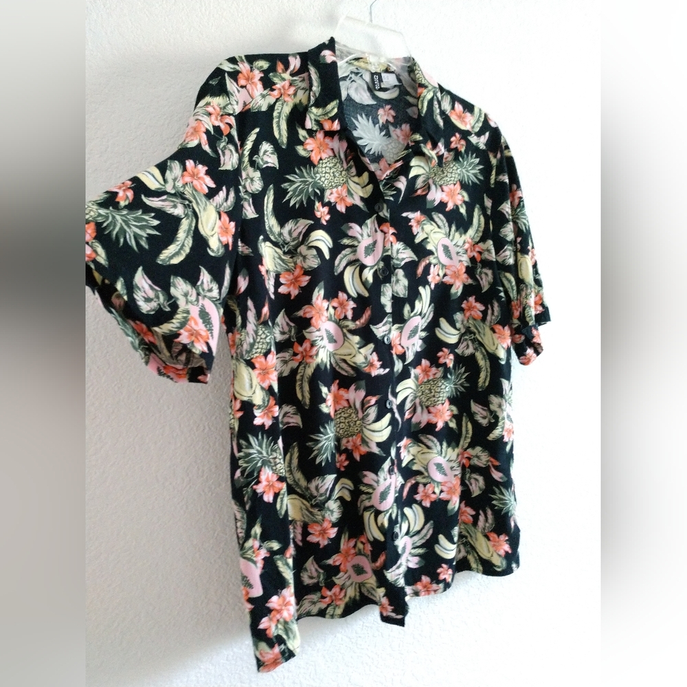 Divided H&M Hawaiian Camp Shirt Fruit & Floral Print Size Oversized XS Chest 36" - Picture 3 of 6